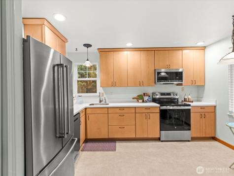4227 Stonebridge Way Lynnwood WA 98037