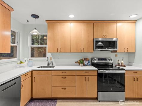 4227 Stonebridge Way Lynnwood WA 98037