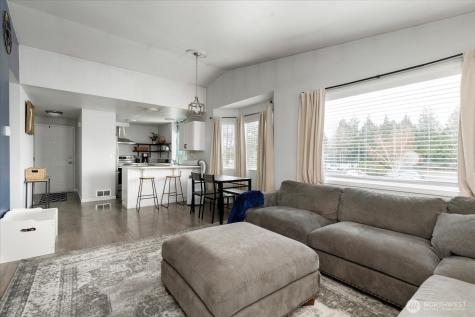 730 SE 8th Avenue Oak Harbor WA 98277