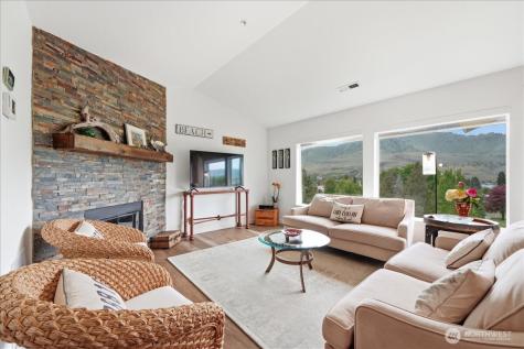 808 W Manson Highway Chelan WA 98816