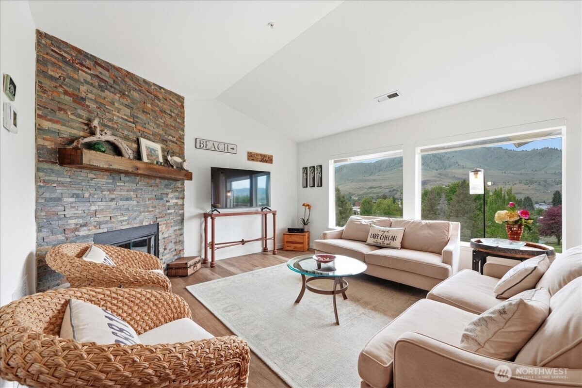 808 W Manson Highway Chelan WA 98816