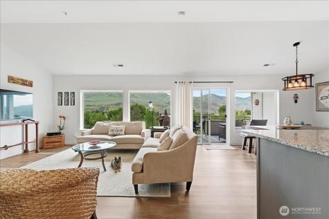 808 W Manson Highway Chelan WA 98816