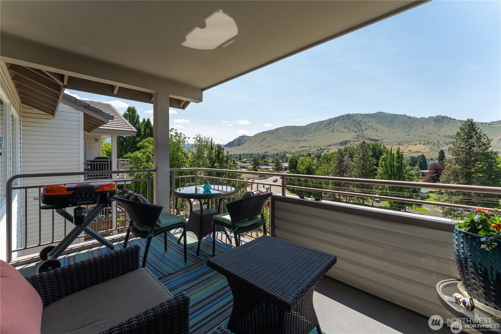 808 W Manson Highway Chelan WA 98816