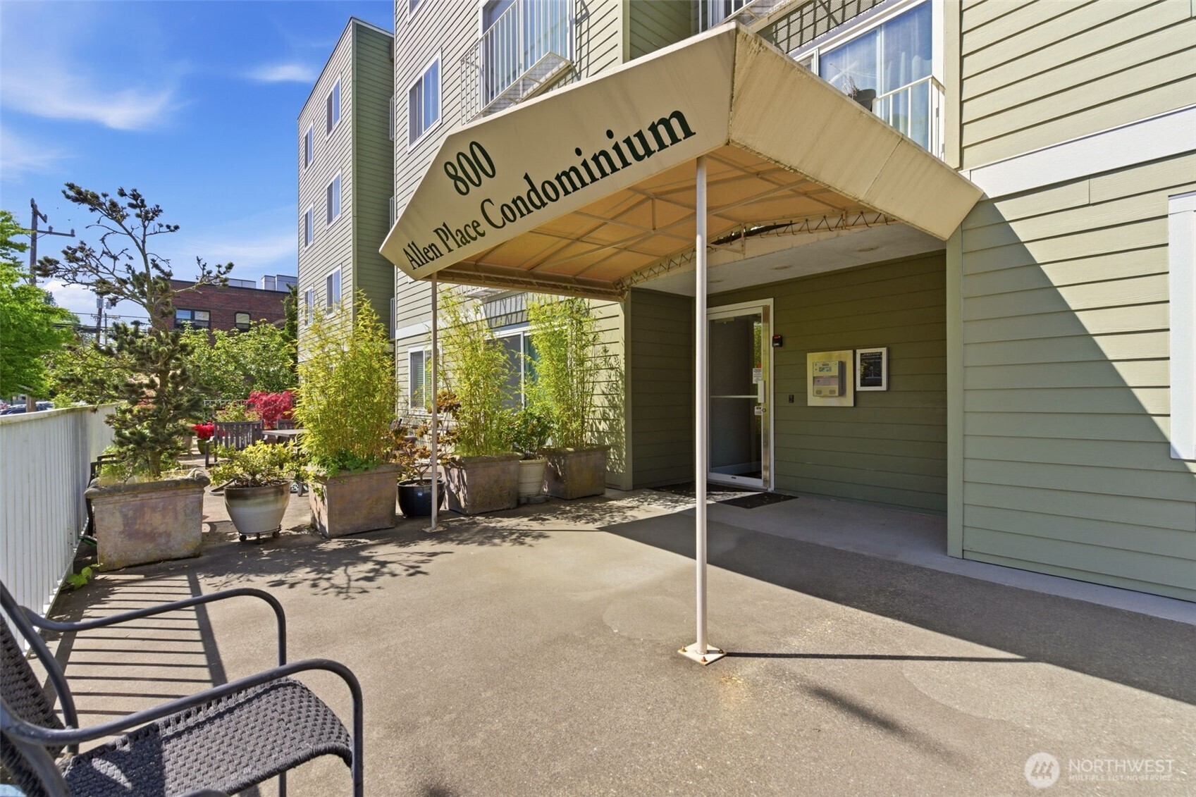800 N Allen Place Seattle WA 98103