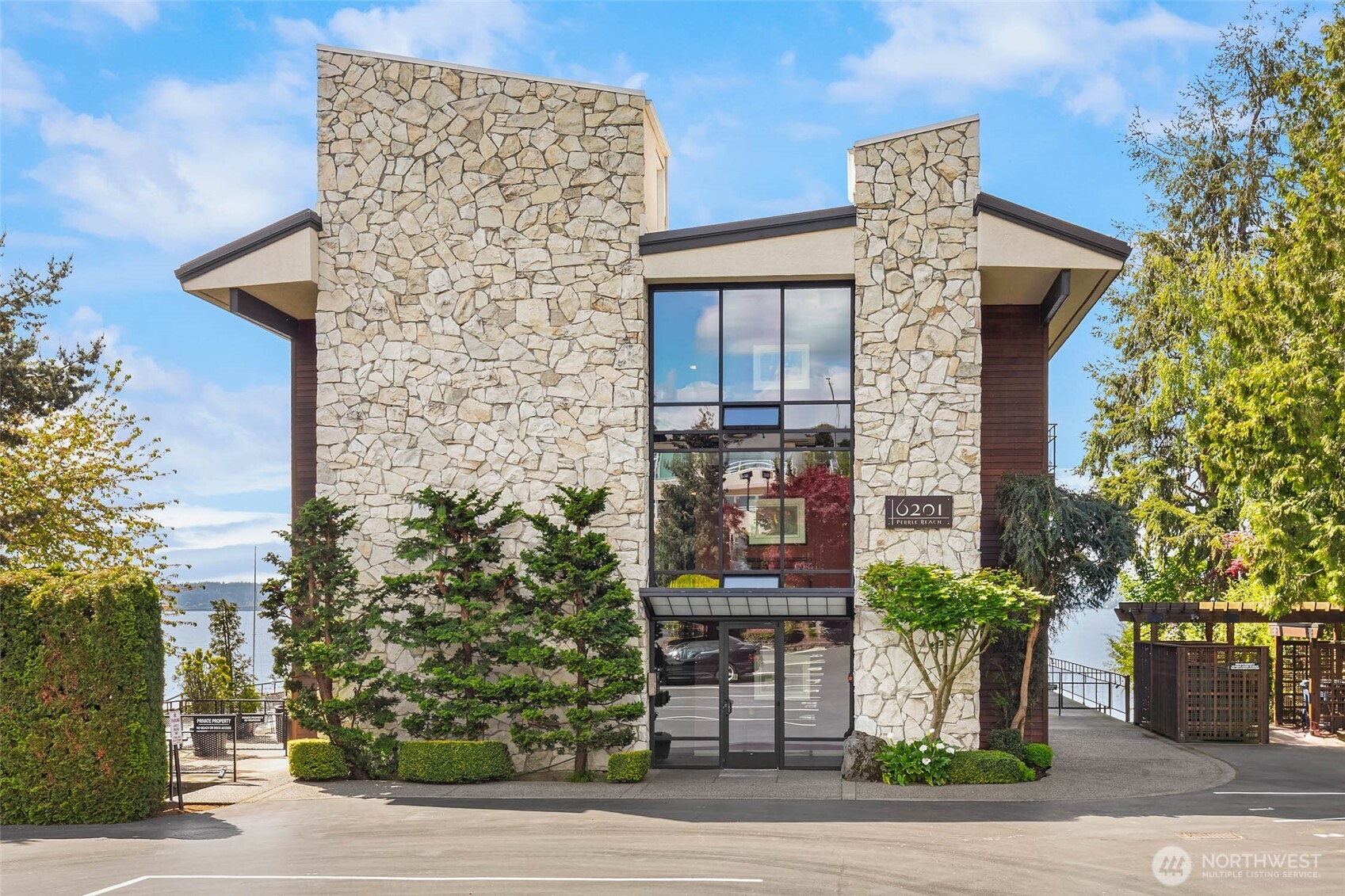 6201 Lake Washington Boulevard NE Kirkland WA 98033