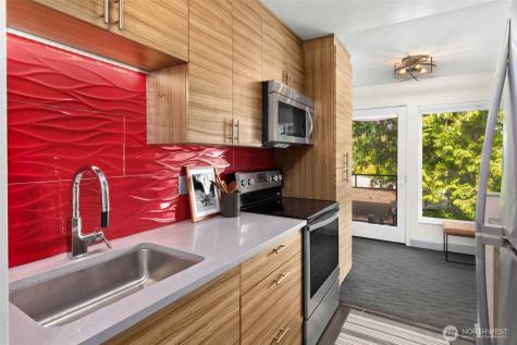 6201 Lake Washington Boulevard NE Kirkland WA 98033