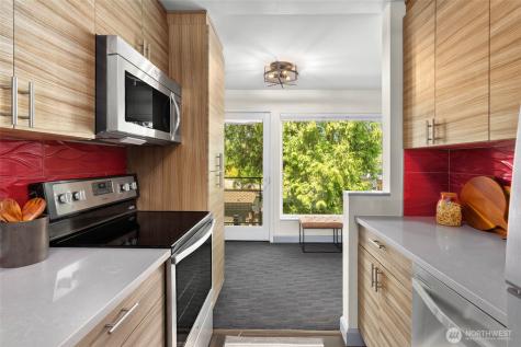 6201 Lake Washington Boulevard NE Kirkland WA 98033