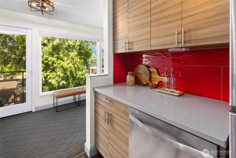 6201 Lake Washington Boulevard NE Kirkland WA 98033