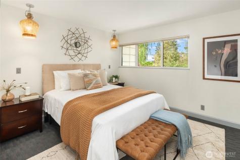 6201 Lake Washington Boulevard NE Kirkland WA 98033