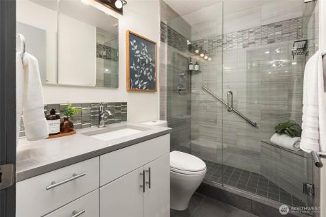 6201 Lake Washington Boulevard NE Kirkland WA 98033
