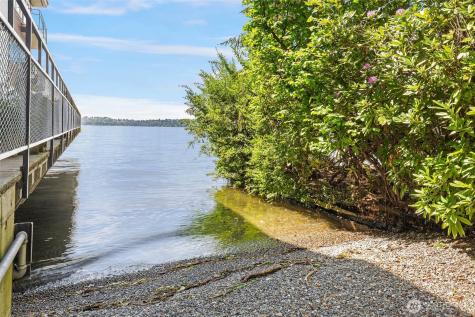 6201 Lake Washington Boulevard NE Kirkland WA 98033