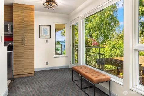 6201 Lake Washington Boulevard NE Kirkland WA 98033