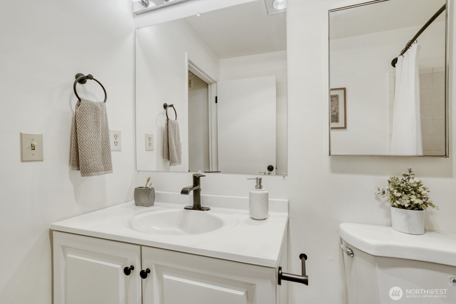2501 Canterbury Lane E Seattle WA 98112