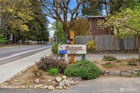 790 Madison Avenue N Bainbridge Island WA 98110