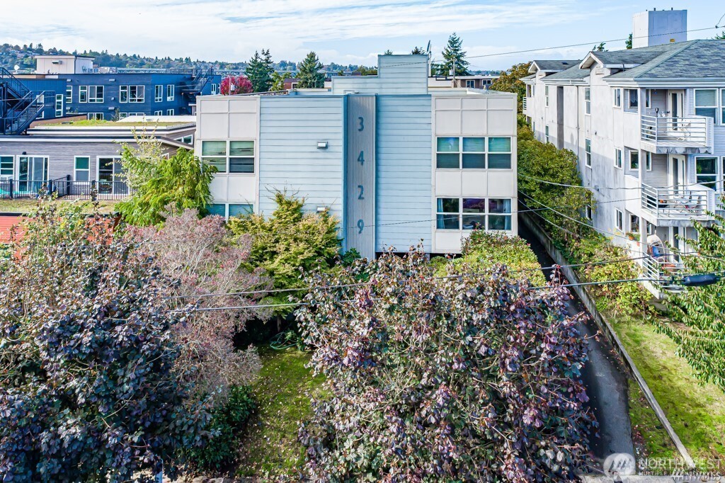 3429 Burke Avenue N Seattle WA 98103