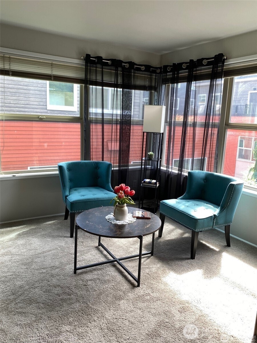 3429 Burke Avenue N Seattle WA 98103