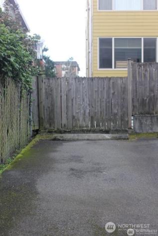 3429 Burke Avenue N Seattle WA 98103