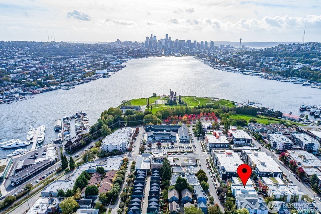 3429 Burke Avenue N Seattle WA 98103