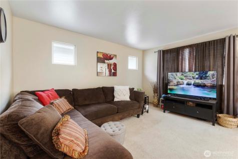 11233 3rd Avenue Court E Tacoma WA 98445