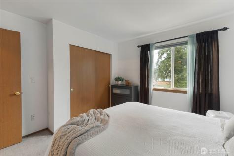 11233 3rd Avenue Court E Tacoma WA 98445