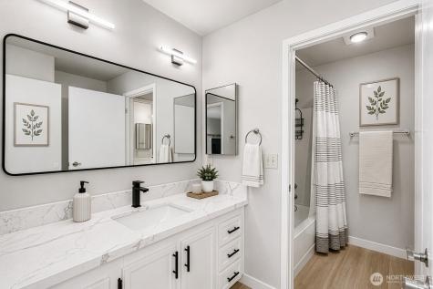 8812 20th Avenue NE Seattle WA 98115