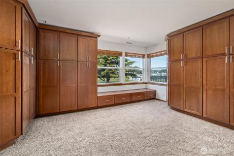 651 SE Bayshore Drive Oak Harbor WA 98277