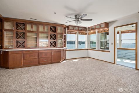 651 SE Bayshore Drive Oak Harbor WA 98277