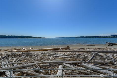 651 SE Bayshore Drive Oak Harbor WA 98277