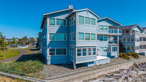 651 SE Bayshore Drive Oak Harbor WA 98277