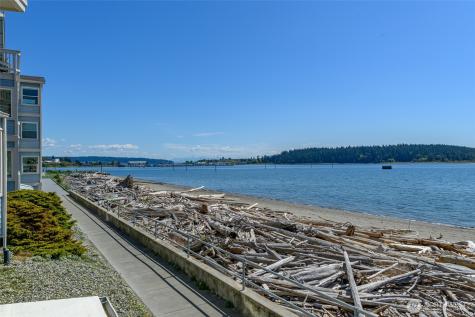 651 SE Bayshore Drive Oak Harbor WA 98277
