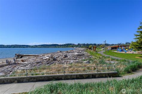 651 SE Bayshore Drive Oak Harbor WA 98277