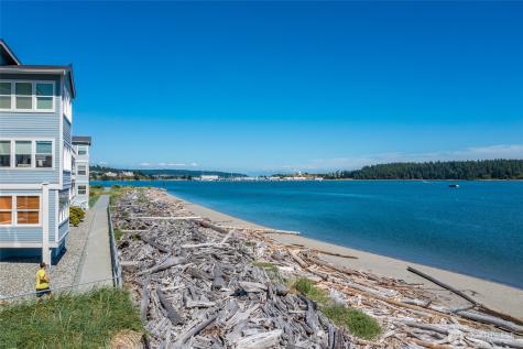 651 SE Bayshore Drive Oak Harbor WA 98277