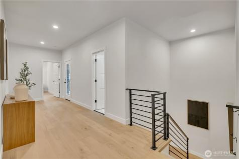 8439 47th Avenue S Seattle WA 98188