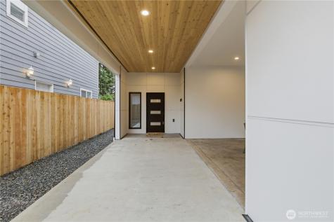8439 47th Avenue S Seattle WA 98188