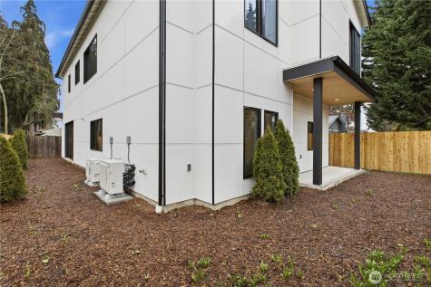 8439 47th Avenue S Seattle WA 98188
