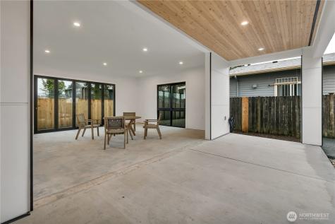 8439 47th Avenue S Seattle WA 98188