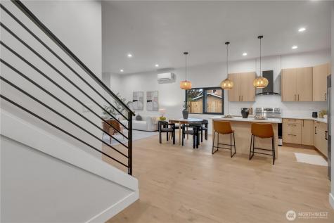 8439 47th Avenue S Seattle WA 98188