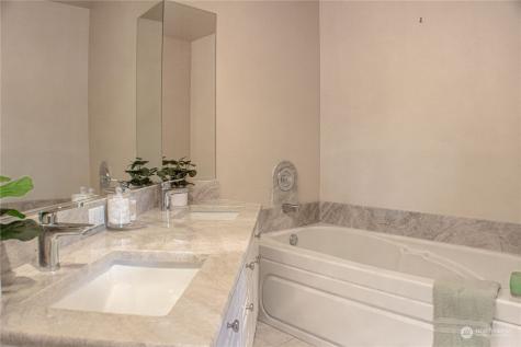 2220 132nd Avenue Se Bellevue WA 98005