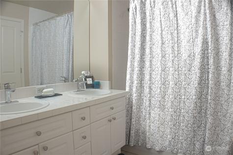 2220 132nd Avenue Se Bellevue WA 98005