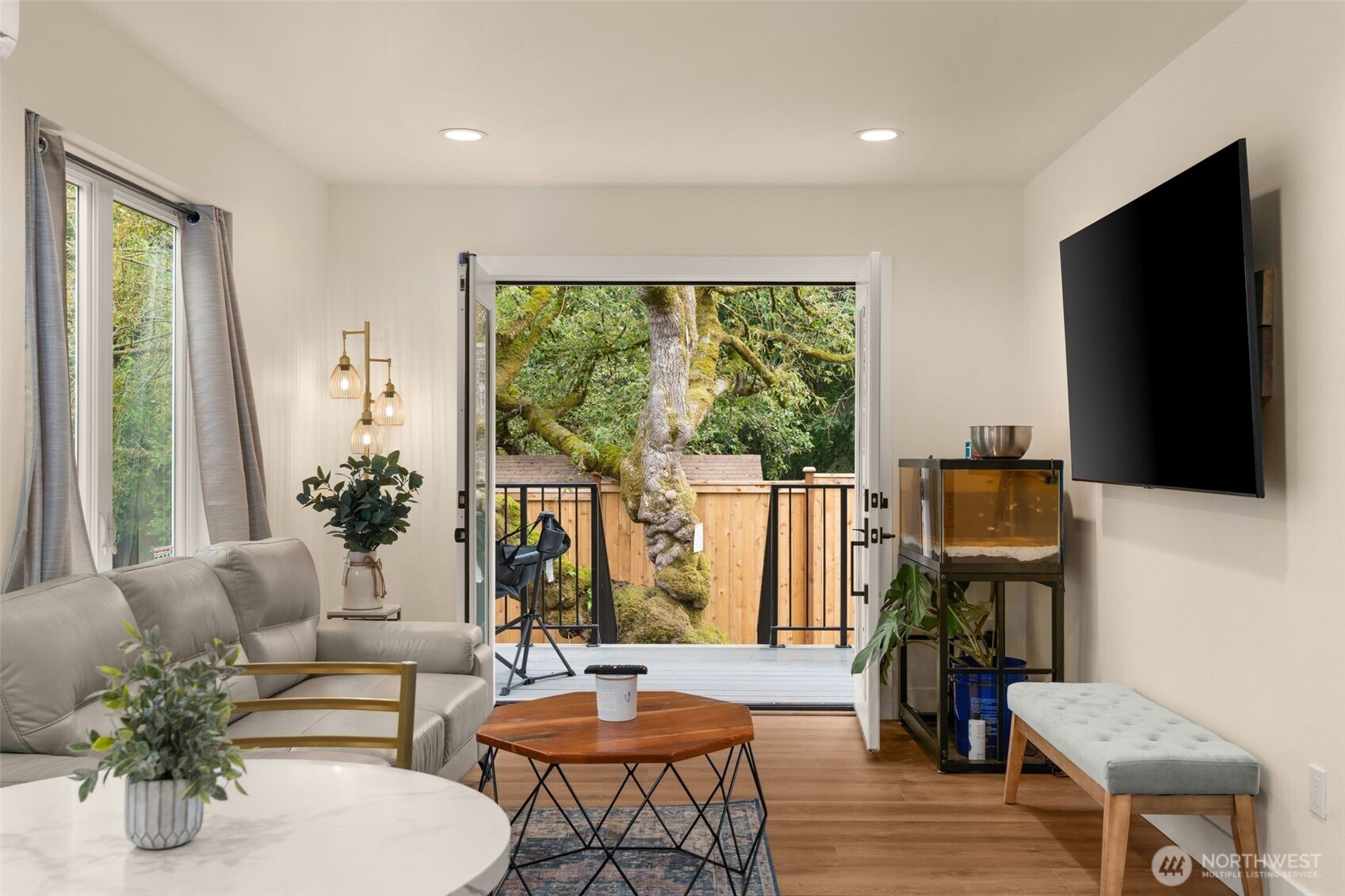 9253 6th Avenue NW Seattle WA 98117