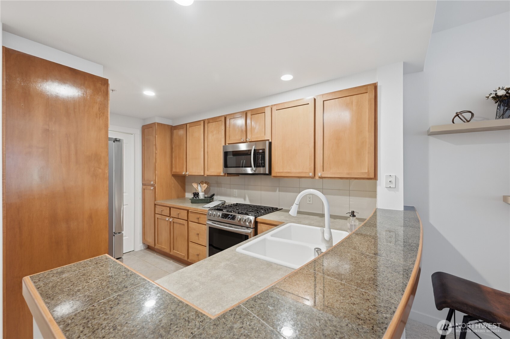 2607 Western Avenue Seattle WA 98121