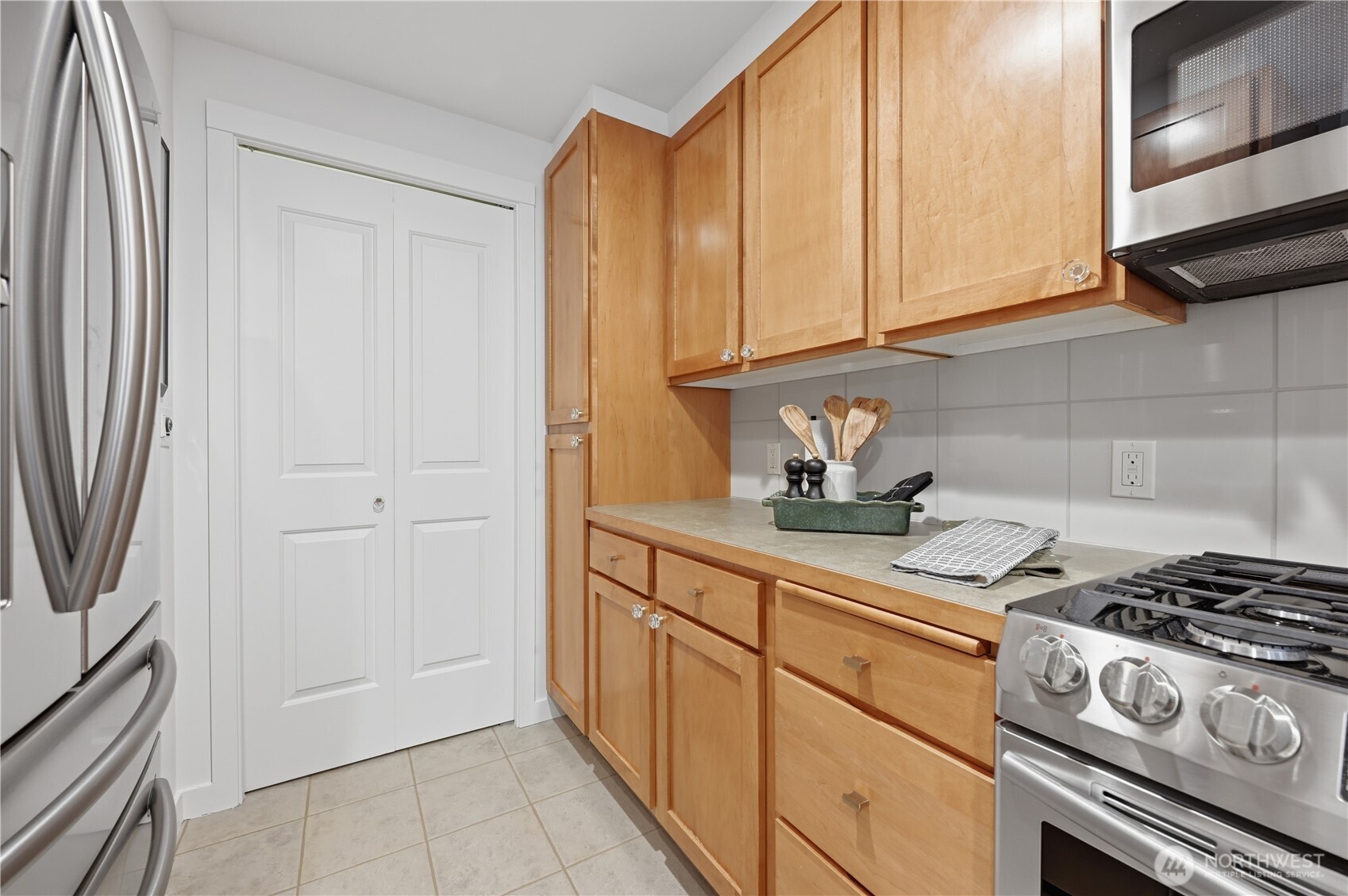 2607 Western Avenue Seattle WA 98121