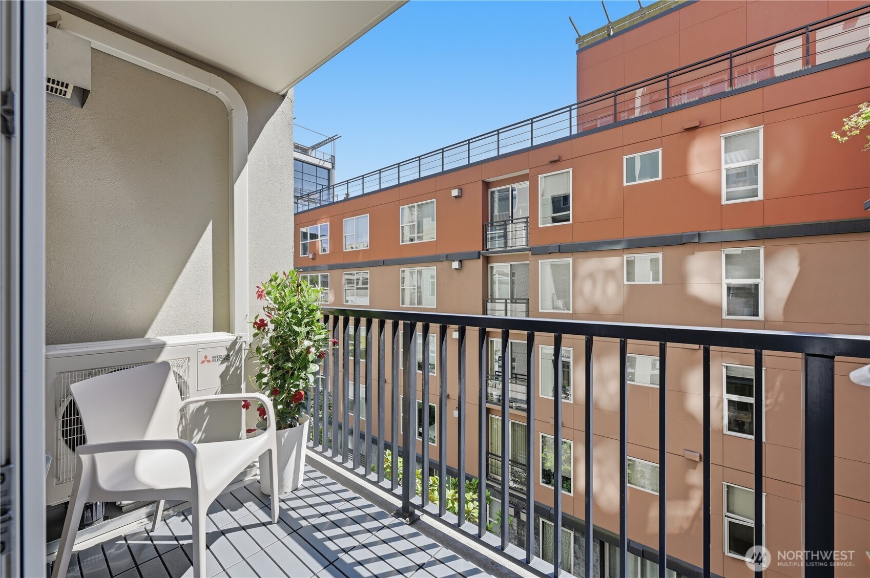 2607 Western Avenue Seattle WA 98121