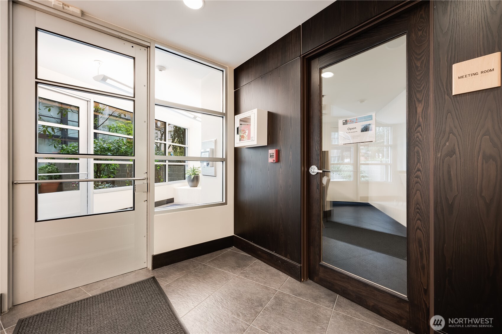 2607 Western Avenue Seattle WA 98121