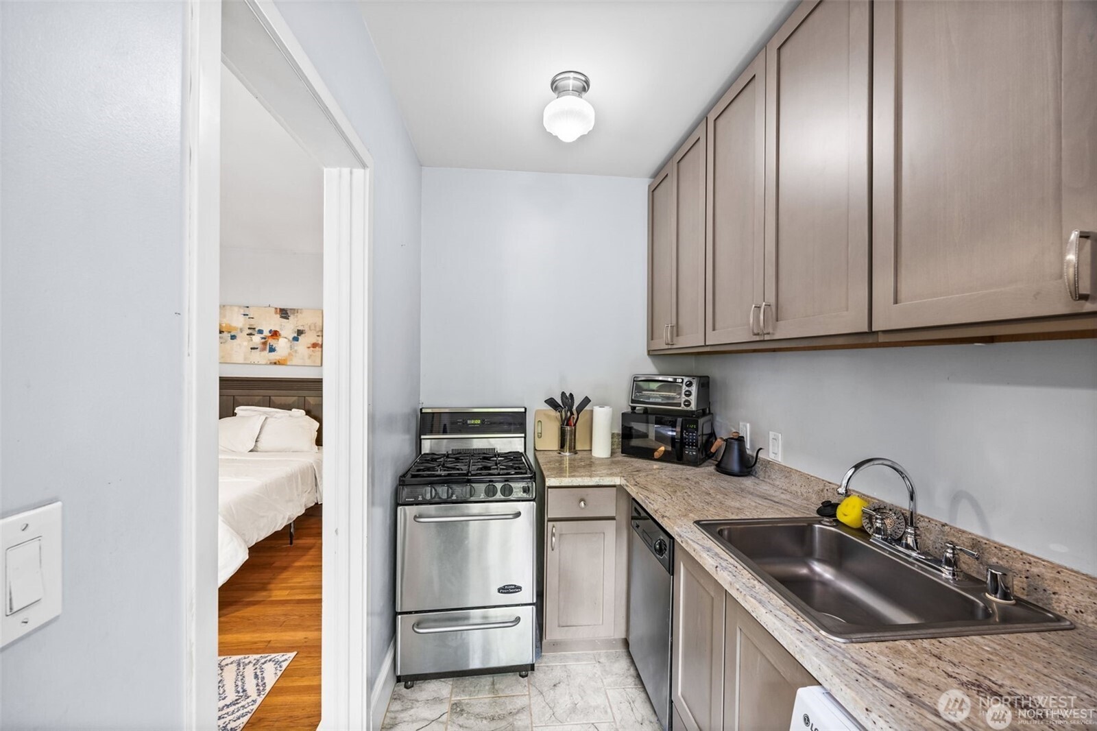 2132 5th Avenue Seattle WA 98121
