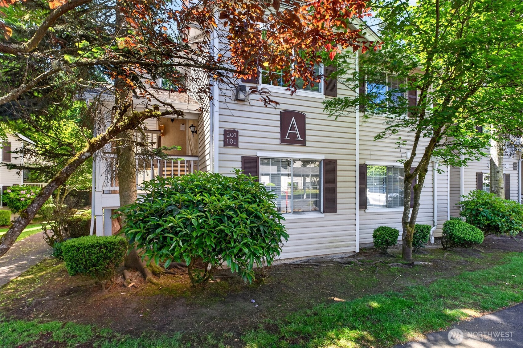19230 Forest Park Drive NE Lake Forest Park WA 98155