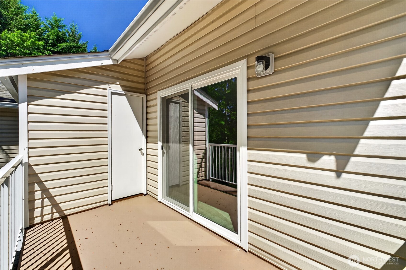 19230 Forest Park Drive NE Lake Forest Park WA 98155