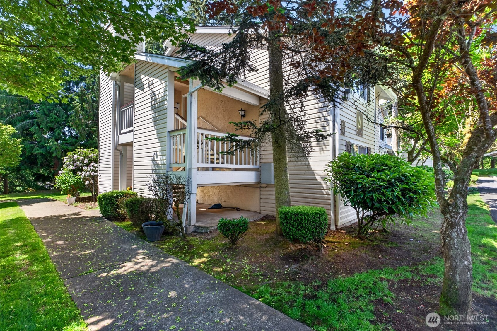 19230 Forest Park Drive NE Lake Forest Park WA 98155