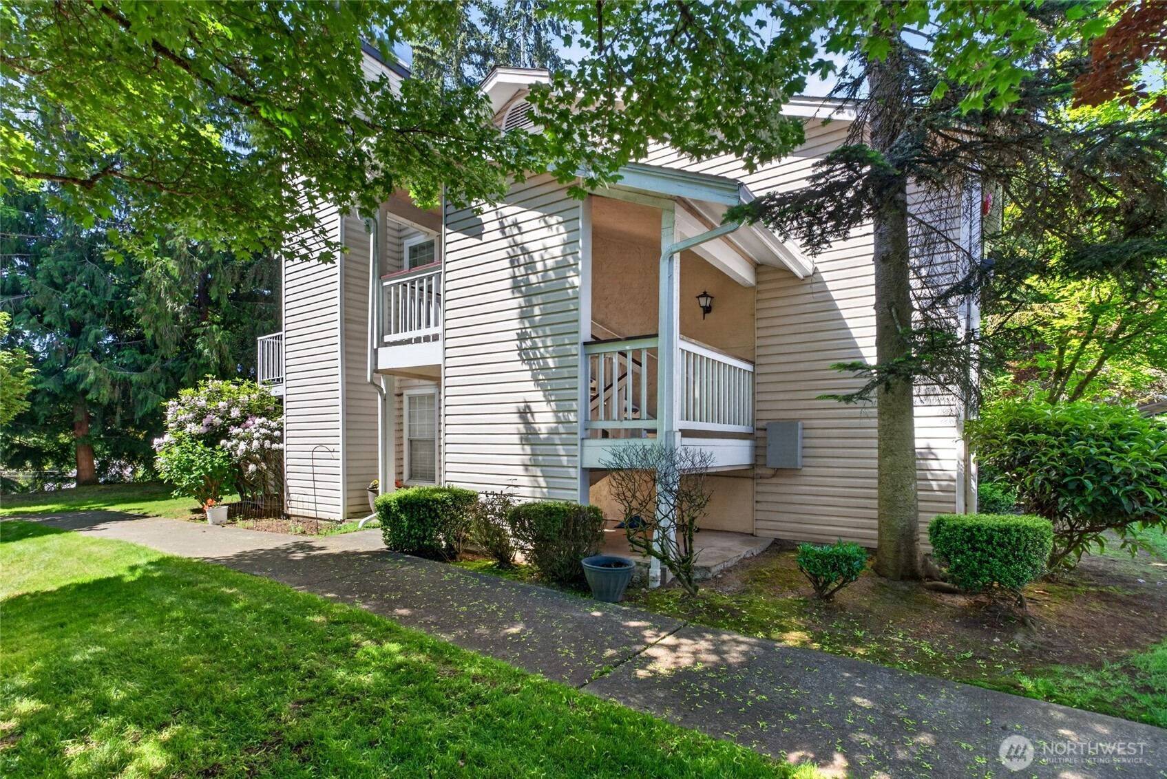 19230 Forest Park Drive NE Lake Forest Park WA 98155