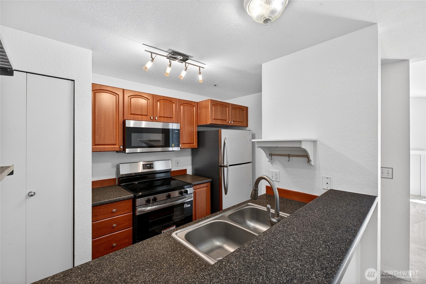 19230 Forest Park Drive NE Lake Forest Park WA 98155